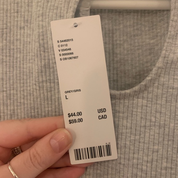 NWT Urban Outfitters Pearl Turtleneck - Picture 7 of 7